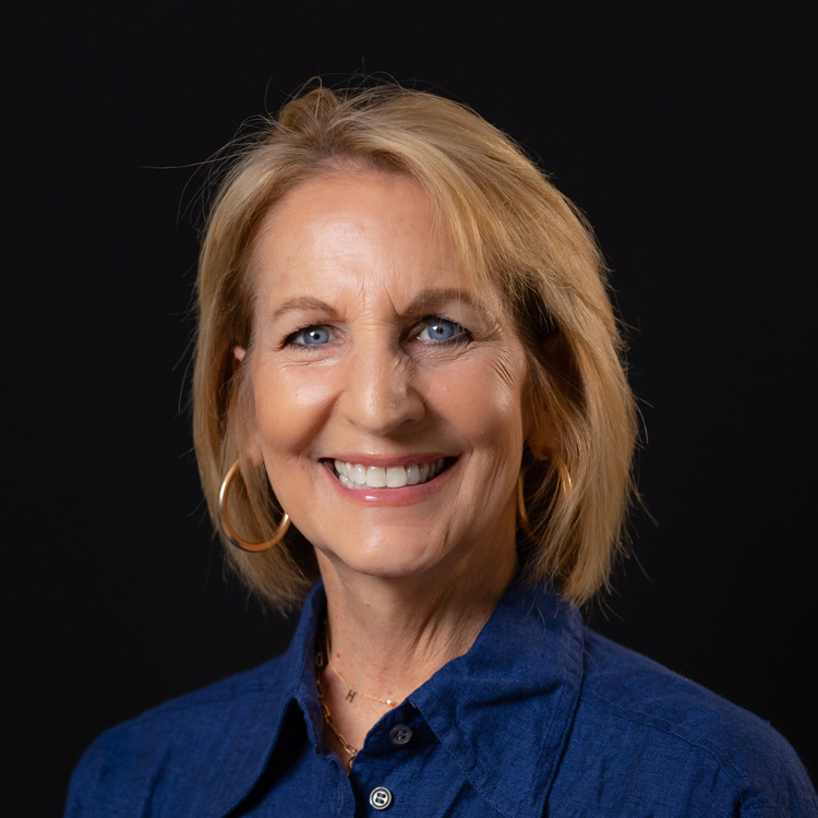 Libby Stewart Headshot