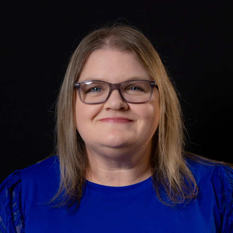 Michelle Powers Headshot