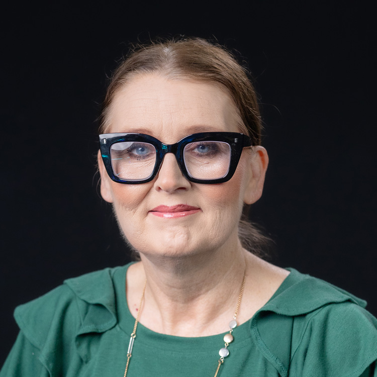 Tracy McElreath Headshot